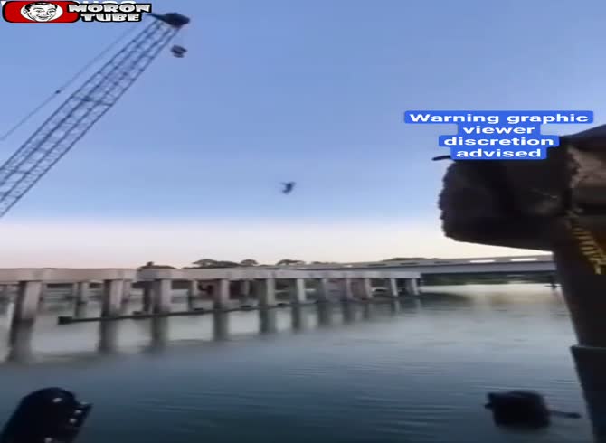 Video :When he jumps from a crane, he almost dies